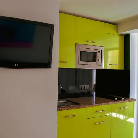 瑙贝尼多姆酒店 *