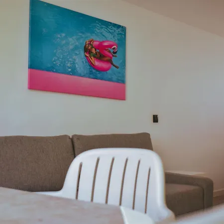 公寓 瑙贝尼多姆酒店 *